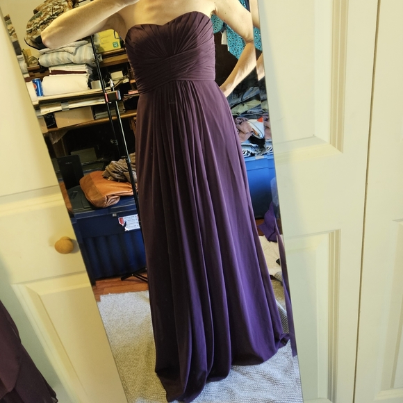 David's Bridal Long Strapless Plum Chiffon Dress Style F15555 Size 8 - Picture 4 of 14